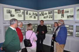 Die Dauerausstellung „Ideologie und Terror der SS“ in der Erinnerungs- und Gedenkstätte Wewelsburg 1933 – 1945 (Foto: Lina Loos für das Kreismuseum Wewelsburg)